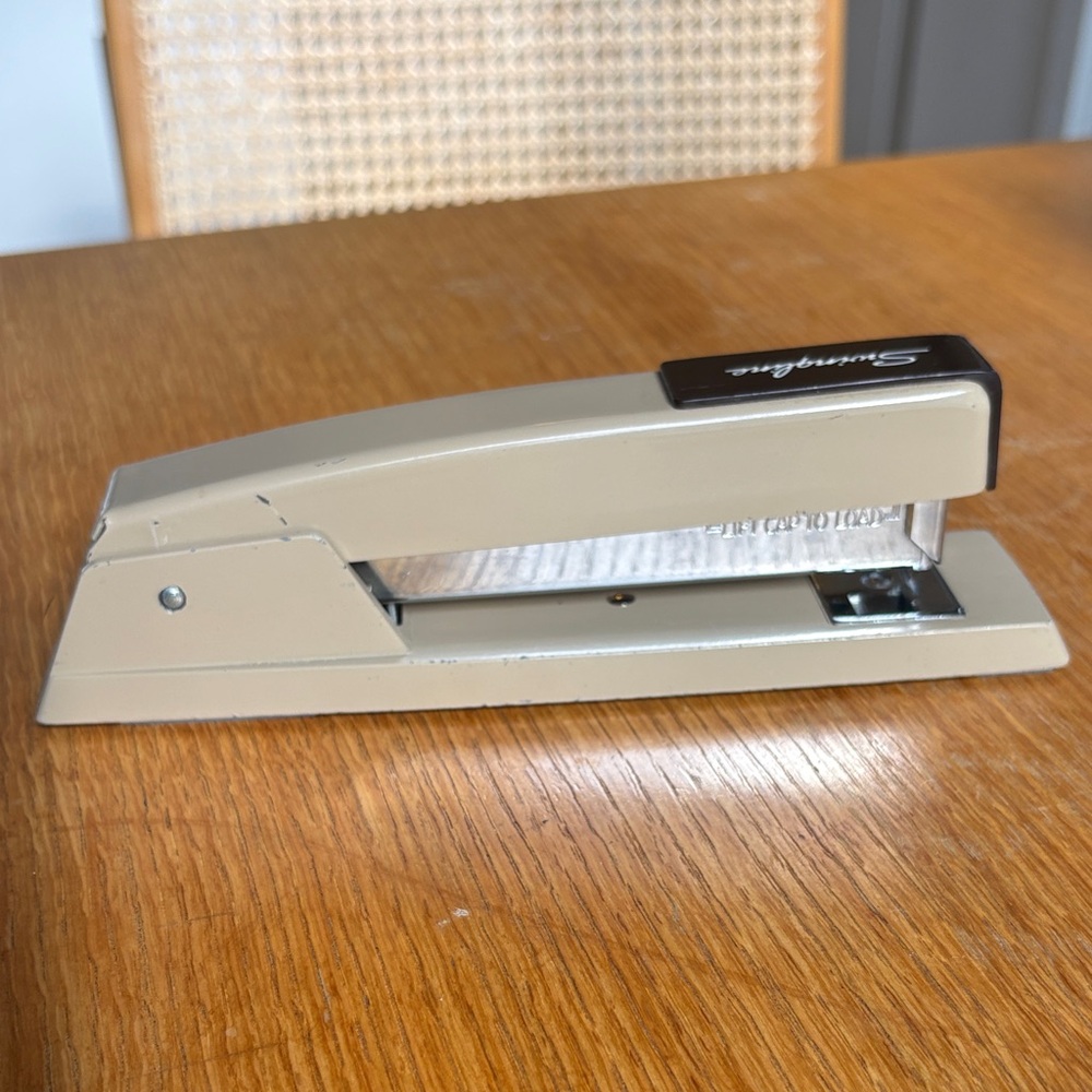 Swingline Tan Stapler